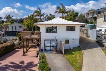 54 Stratford Drive, Cable Bay