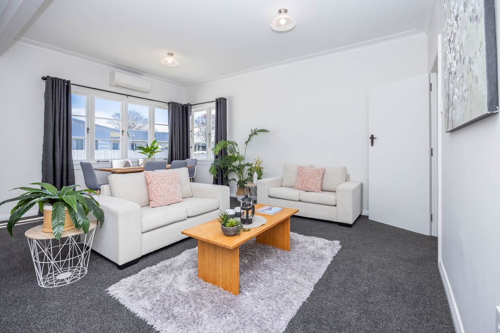 Charming Bungalow - Renovated & Ready for You! 4