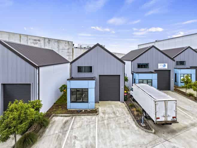 Seriously for sale! Standalone investment