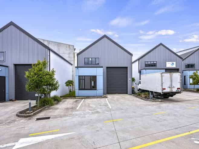 Seriously for sale! Standalone investment