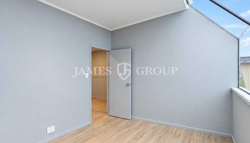 10/1A Portage Road, New Lynn