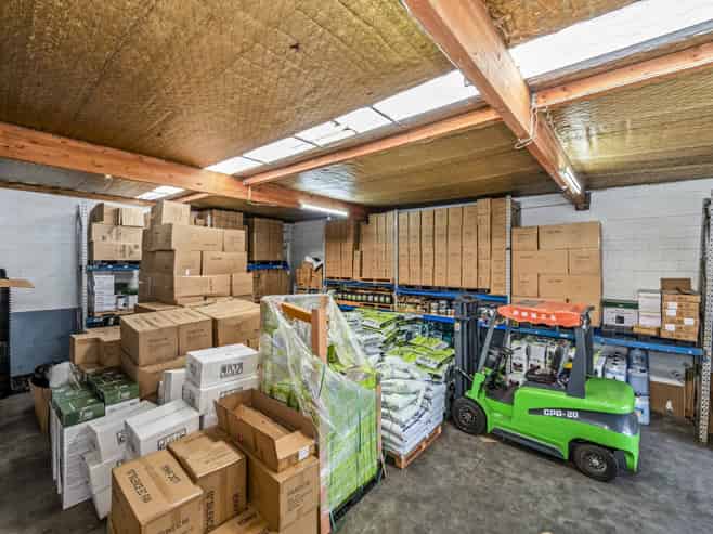 Practical warehouse solution - 145sqm
