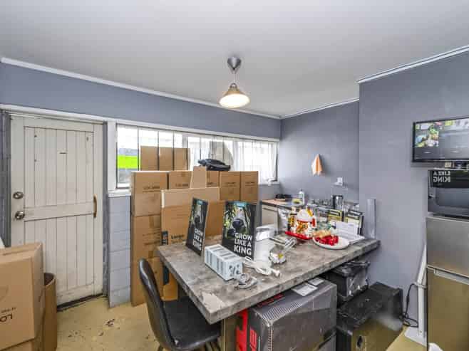 Practical warehouse solution - 145sqm
