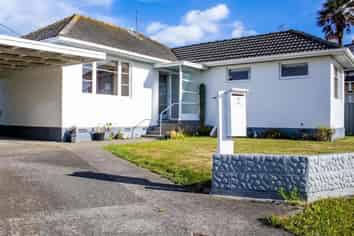 54 Camberwell Rd, Hawera