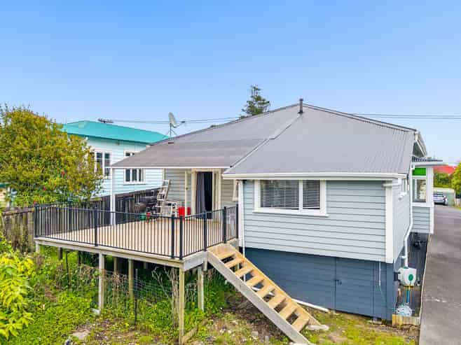 41 Mountain View Road, Morningside