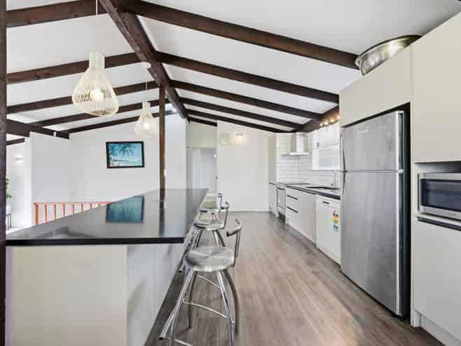10 Ian Place, Glendene