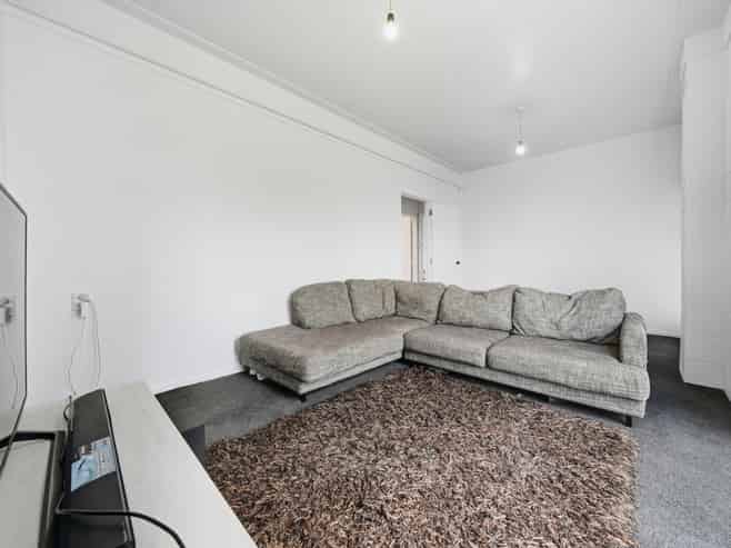 10 Ian Place, Glendene