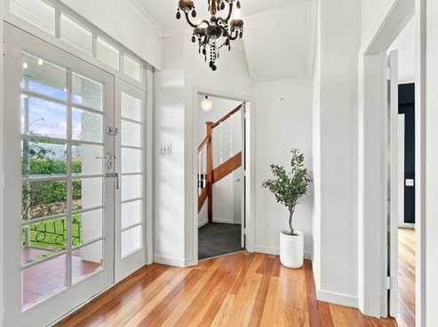 3 Dickson Crescent, Saint Johns Hill