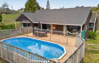 18 Anzac Valley Road, Waitakere