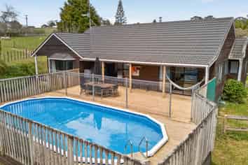 18 Anzac Valley Road, Waitakere