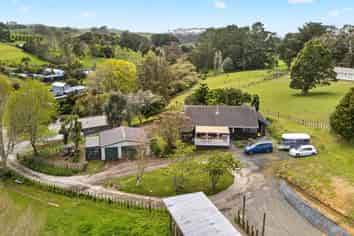 18 Anzac Valley Road, Waitakere