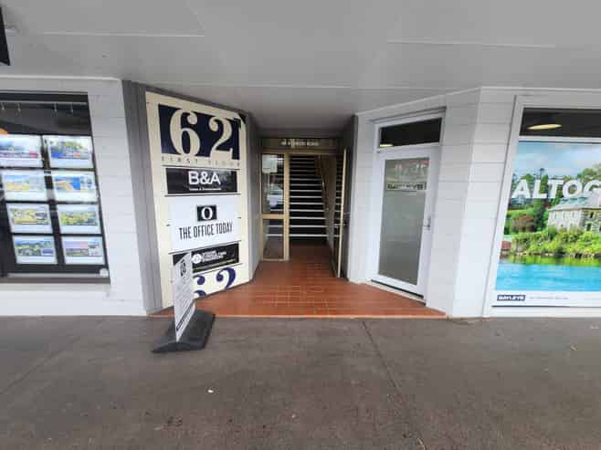 LARGE OFFICE ON KERIKERI RD WITH PARKING
