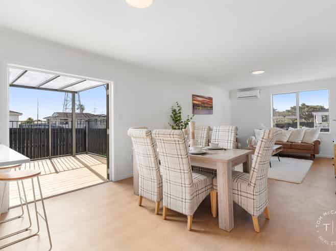 24 Dissmeyer Drive, Clover Park