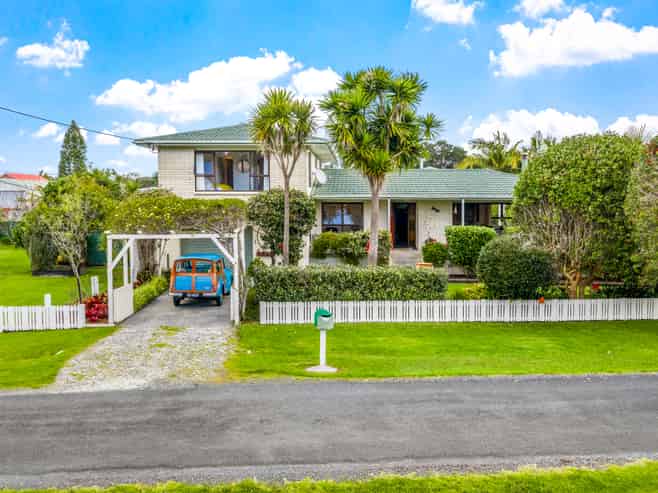 1 Dunbar Road, Point Wells