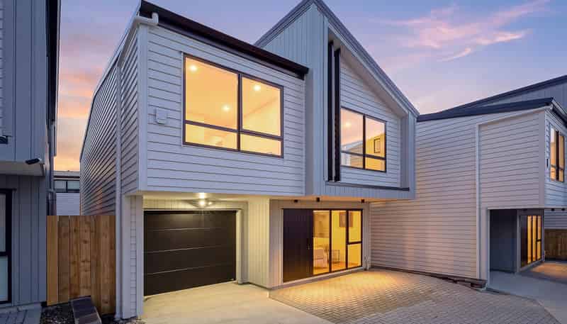 9 May Avenue, Te Atatu South