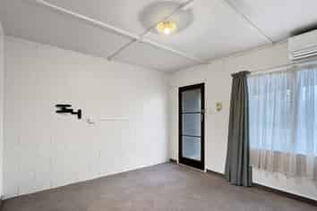 5E Adele Street, Woodville