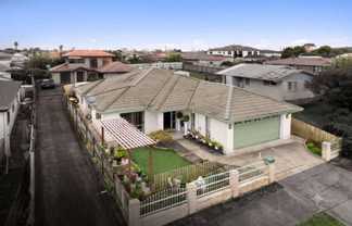 16 Atkinson Avenue, Papatoetoe
