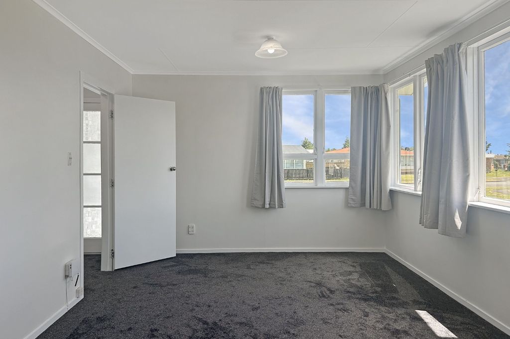 65A Hinemoa Street, Levin 1