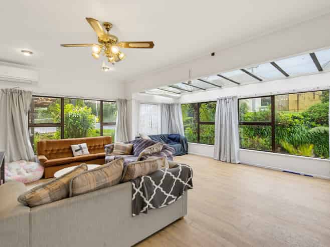 102 Karori Road, Karori