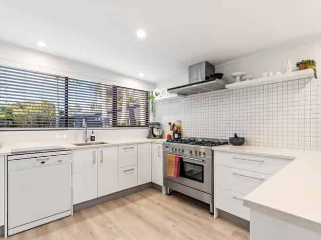 13 Harbour View Road, Point Wells