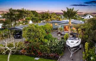 13 Harbour View Road, Point Wells