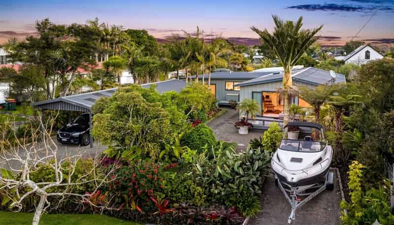 13 Harbour View Road, Point Wells