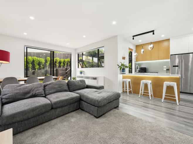 9/90 Picasso Drive, West Harbour