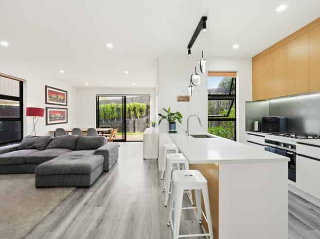9/90 Picasso Drive, West Harbour