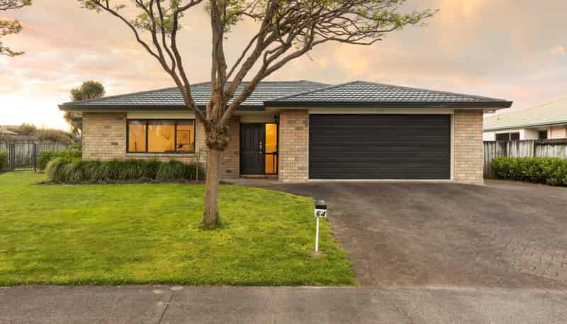 64 Bouverie Crescent, Flagstaff