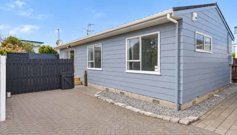 2/14 Plunket Avenue, Petone