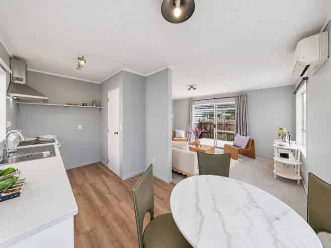 2/14 Plunket Avenue, Petone