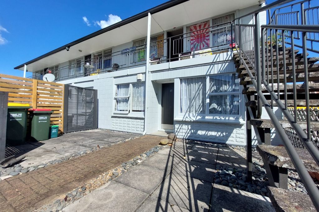 2 Bedroom Flat in Whitiora 2