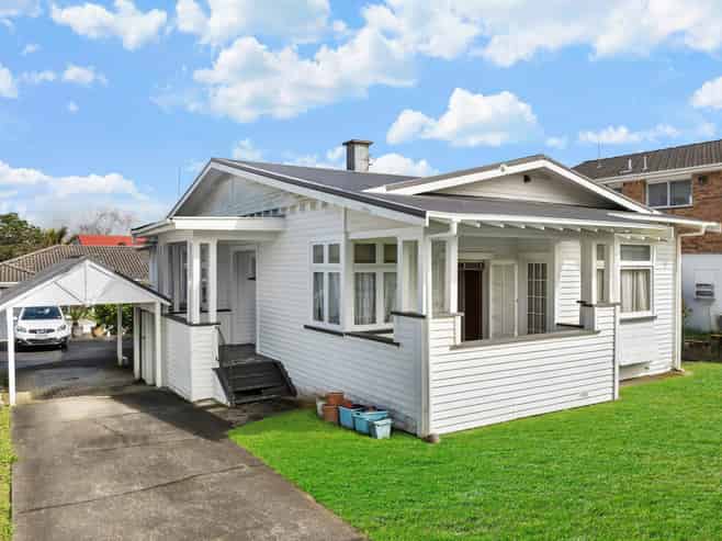 24 Woodward Road, Mount Albert