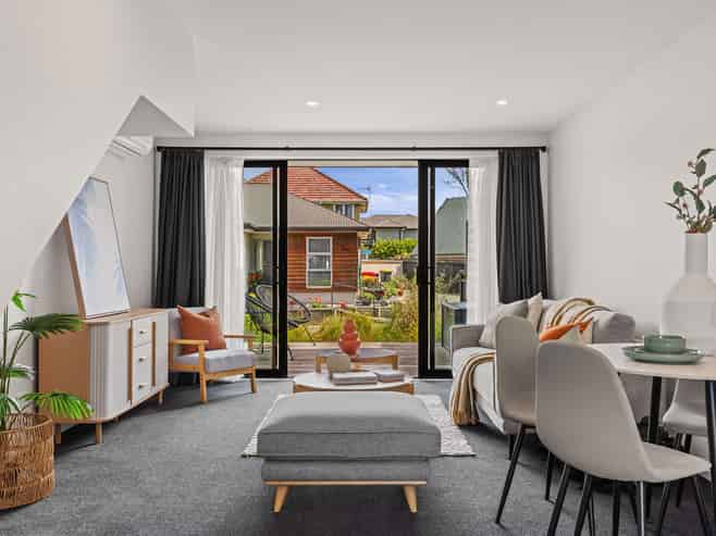 2/111 Edgeware Road, Saint Albans