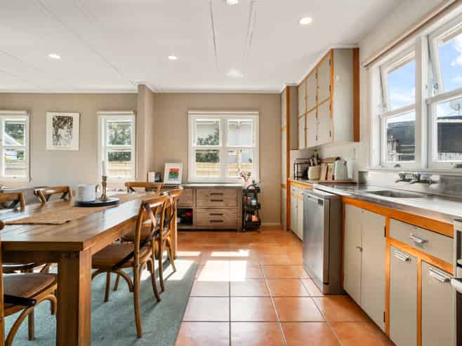 220b Aickin Road, Whangamata