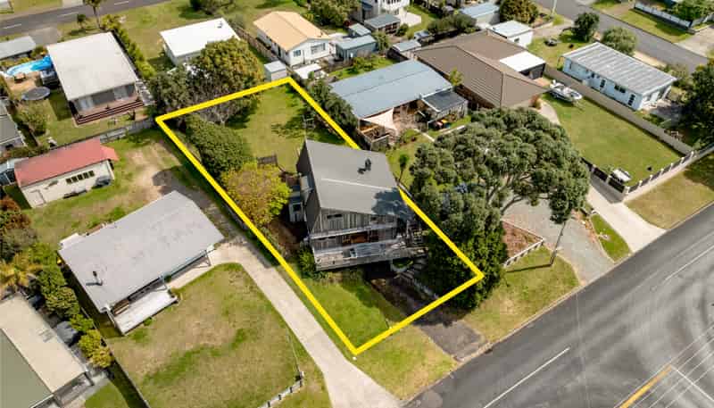 307 Linton Crescent, Whangamata