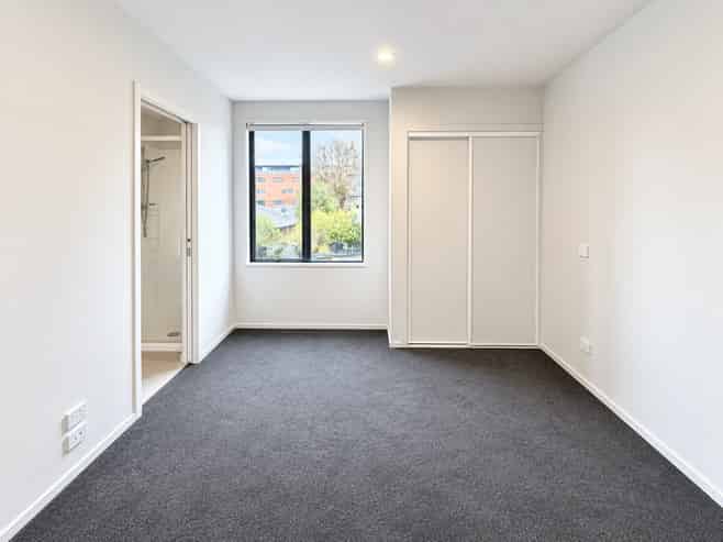 2/45 Dickens Street, Addington