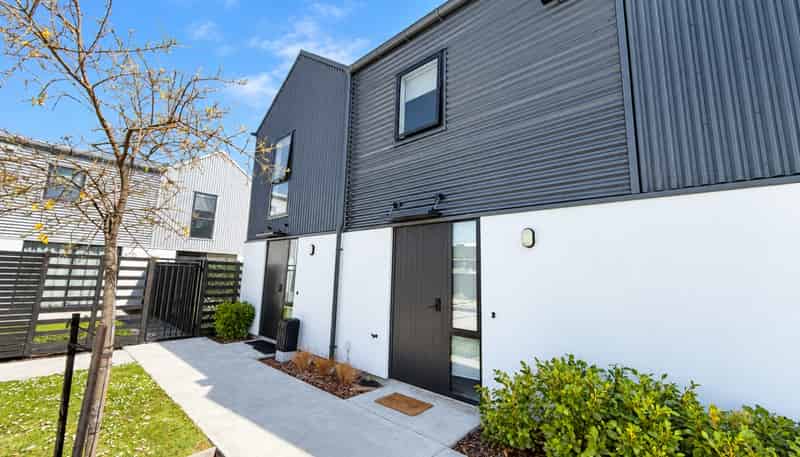 2/45 Dickens Street, Addington