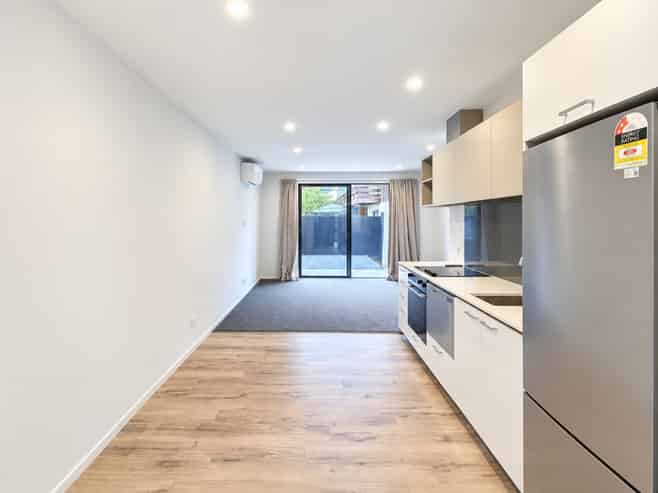 2/45 Dickens Street, Addington