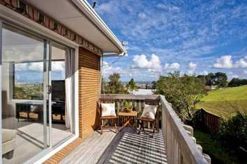 2/240 East Coast Road, Forrest Hill