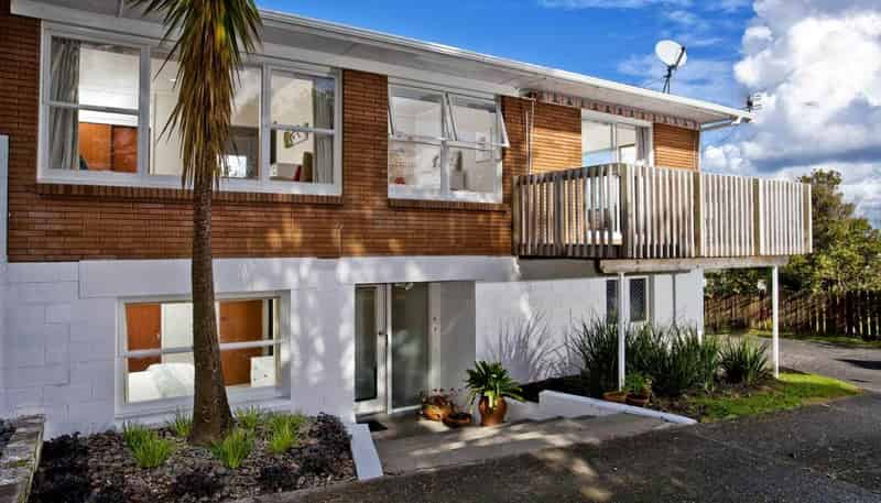 2/240 East Coast Road, Forrest Hill