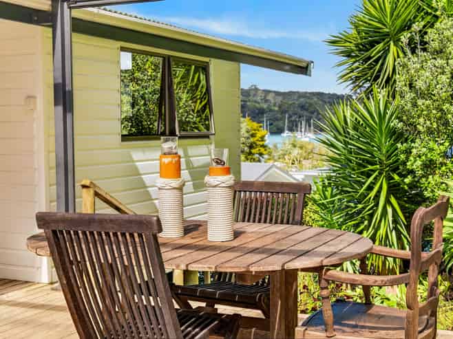 35 Matauwhi Road, Russell