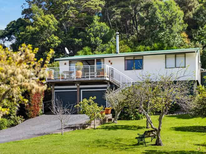 35 Matauwhi Road, Russell