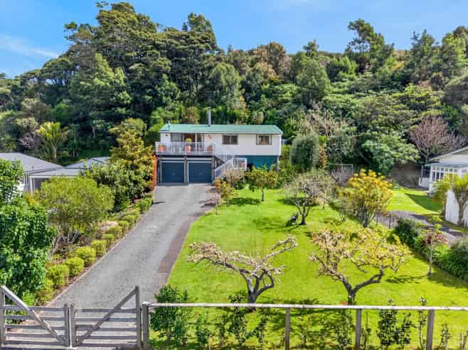 35 Matauwhi Road, Russell