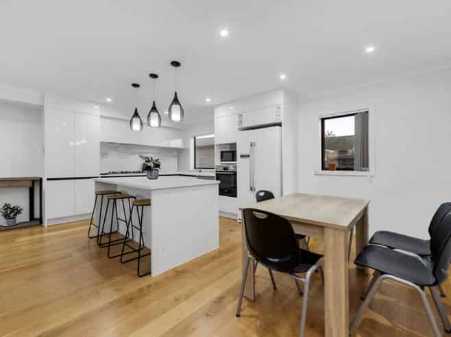 2/2 Marion, Mount Roskill