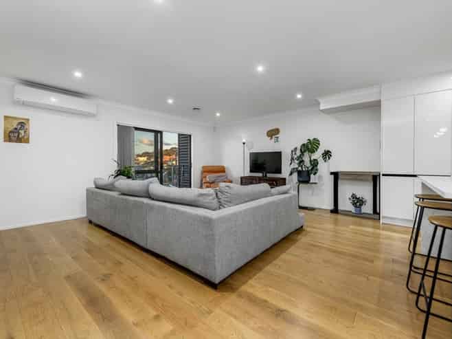 2/2 Marion, Mount Roskill