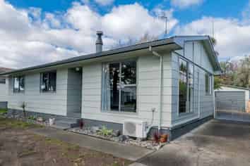 10 Makarini St, Paraparaumu