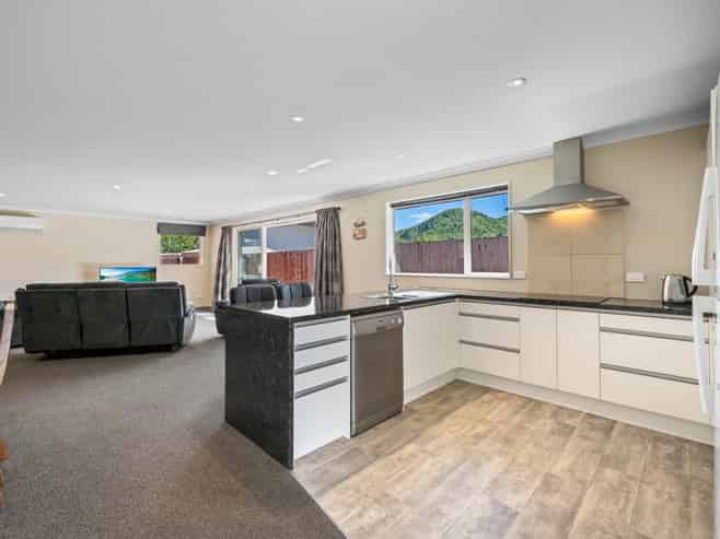 23 Admiralty Place, Waikawa
