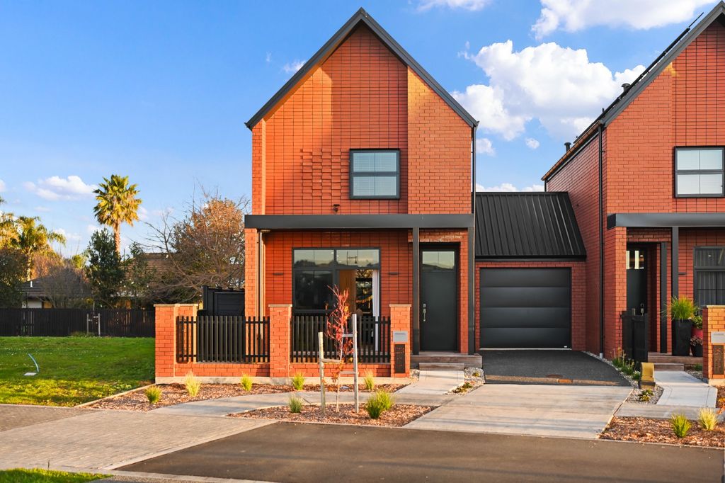Brand New High-Spec 3 Bedroom Townhouse 1