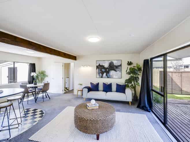 1100A Cunningham Crescent, Mayfair